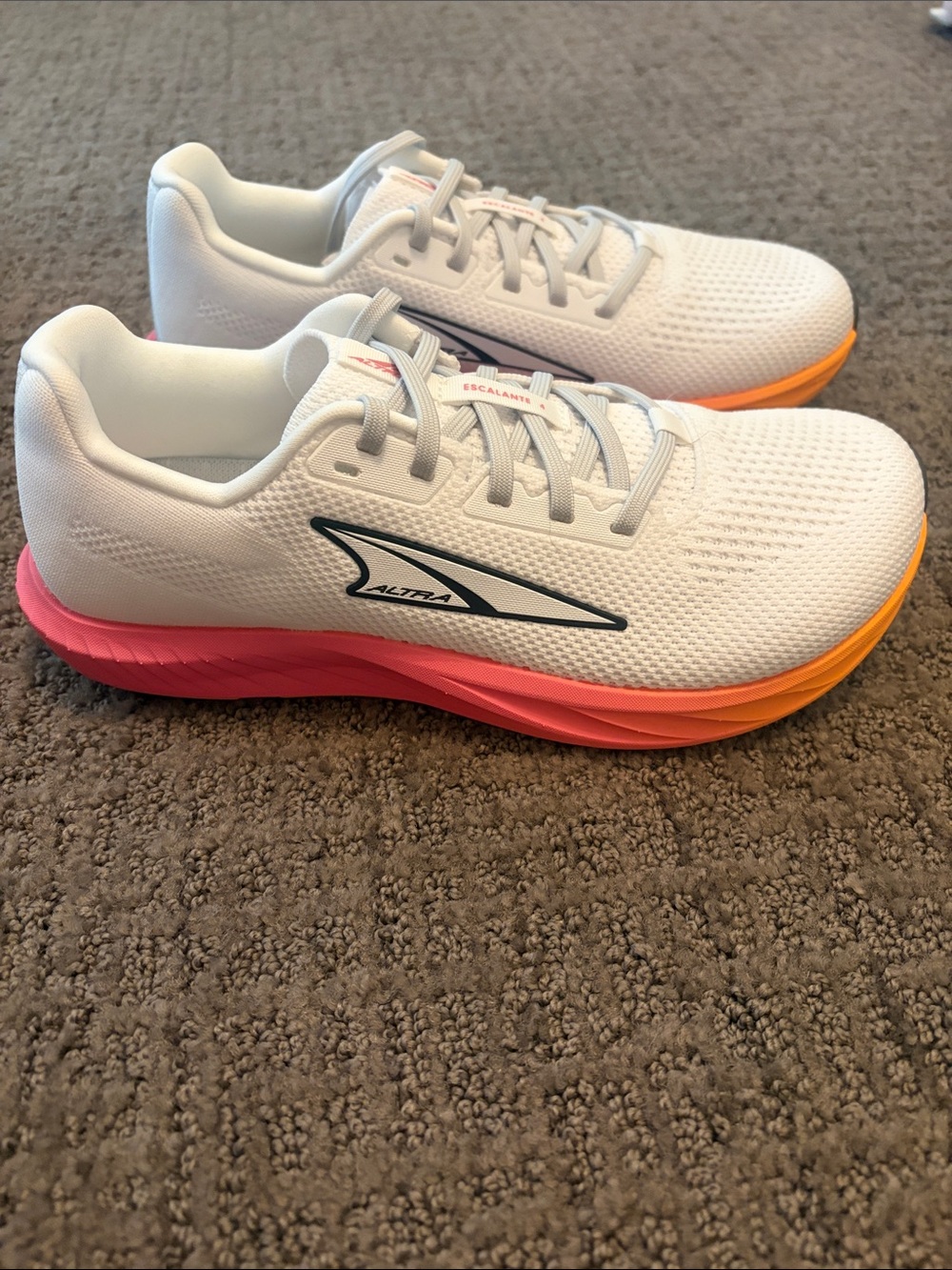 Altra Women's size 6 NEW ESCALANTE 4